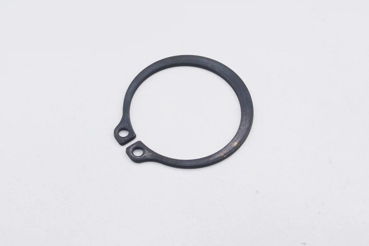 Kubota 04612-00320 External Circlip – Genuine Retaining Ring for Hydraulic & Lift Systems