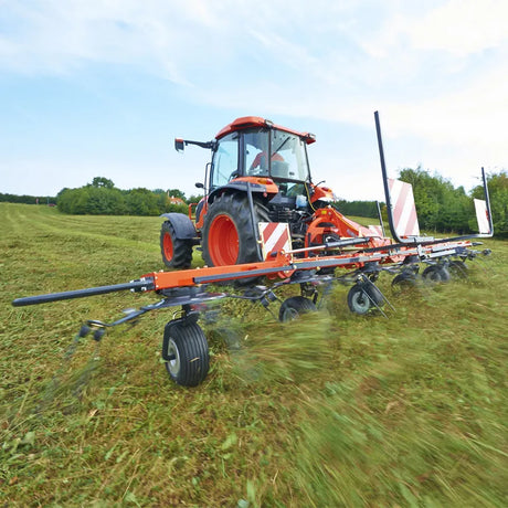 Kubota TE4052 Tedder