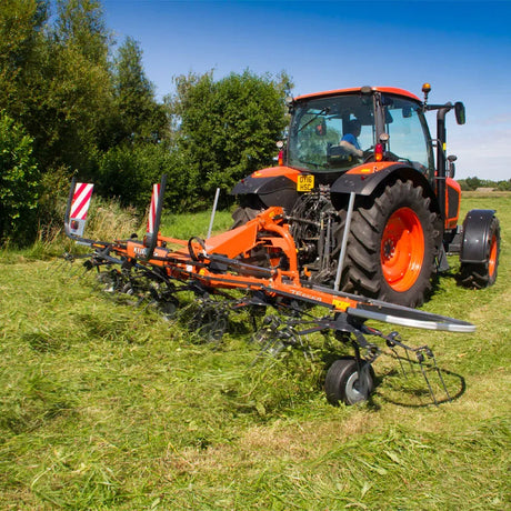 Kubota TE4555 Tedder