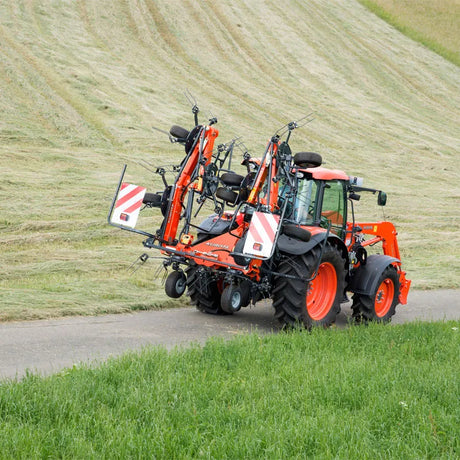 Kubota Compact Tedders