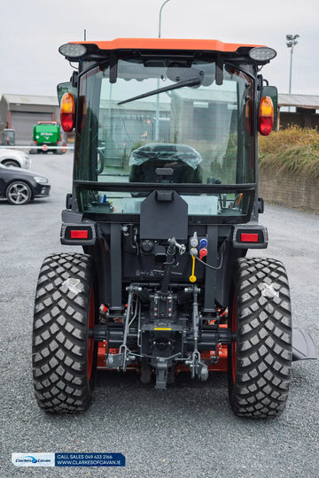 Kubota LX-351 Cab and Loader