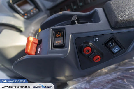 Kubota M6-111U