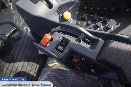 Kubota M6-131U