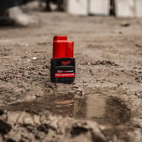 Milwaukee M12 HIGH OUTPUT 2.5 Ah Battery | Increased Power & Cooler Operation