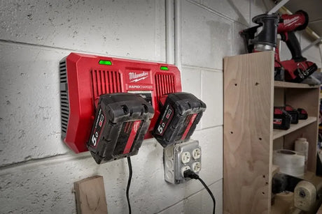 Milwaukee M18 Dual Bay Rapid Charger for M18 REDLITHIUM Batteries (M18 DFC)