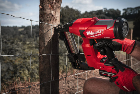 Milwaukee M18 18V Fuel Fencing Stapler Staple Gun with Kitbox (Bare Unit)