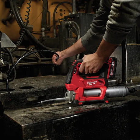 Milwaukee M18GG-0 M18 Cordless Grease Gun (Bare Unit)