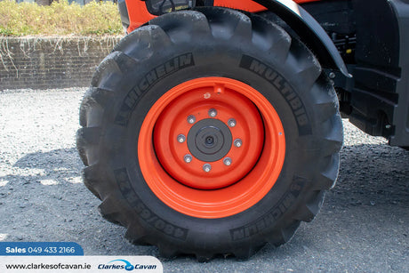 Kubota M6-132