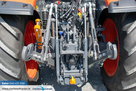Kubota M6-132