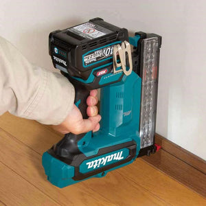 Makita FN001GD201 40mm 40V 2 x 2.5Ah Li-Ion XGT Brushless Second Fix Cordless Nail Gun | High Power & Precision