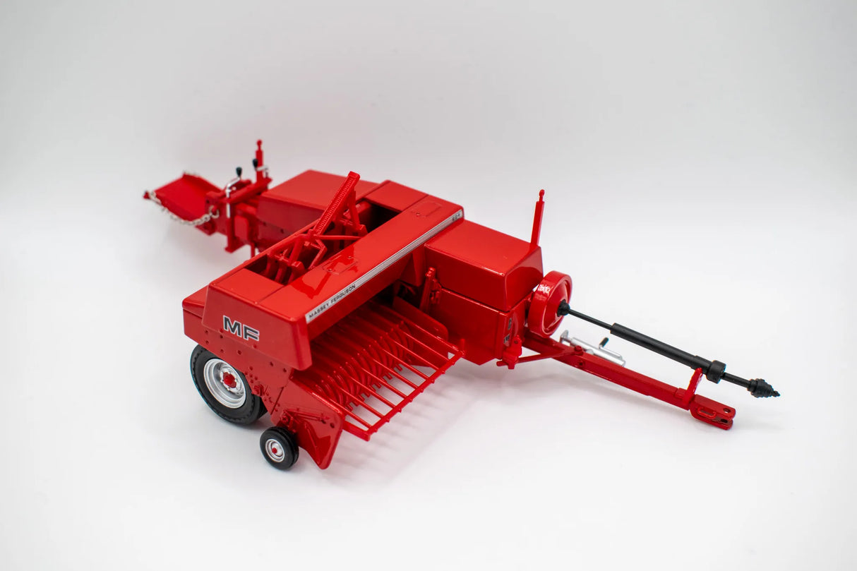 Massey Ferguson MF224 Square Baler Model 1:32 Scale Die-Cast by Universal Hobbies