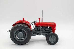 Universal Hobbies Massey Ferguson Red 35X 1:32 Model