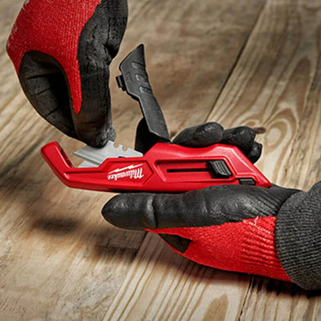 Milwaukee Sliding Utility Knife 4932492378 - Side Slide, Wire Stripper, Metal Body