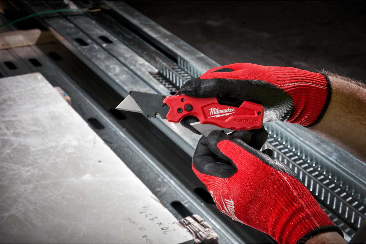 Milwaukee 6-in-1 Fastback Utility Knife | Bit Holder & Wire Stripper