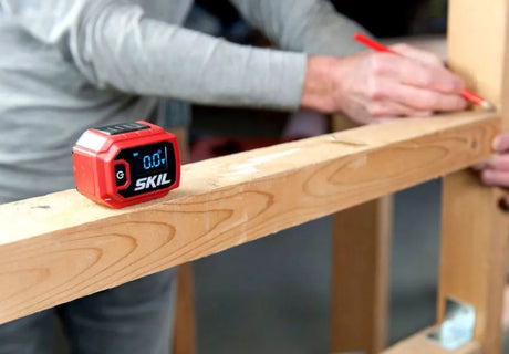 Skil 1900 AA Digital Line Laser Level - Precision Leveling Tool with Magnetic Edge & Protractor Base - 3 Year Warranty