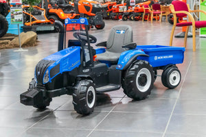 Peg Perego New Holland T8 Tractor & Trailer