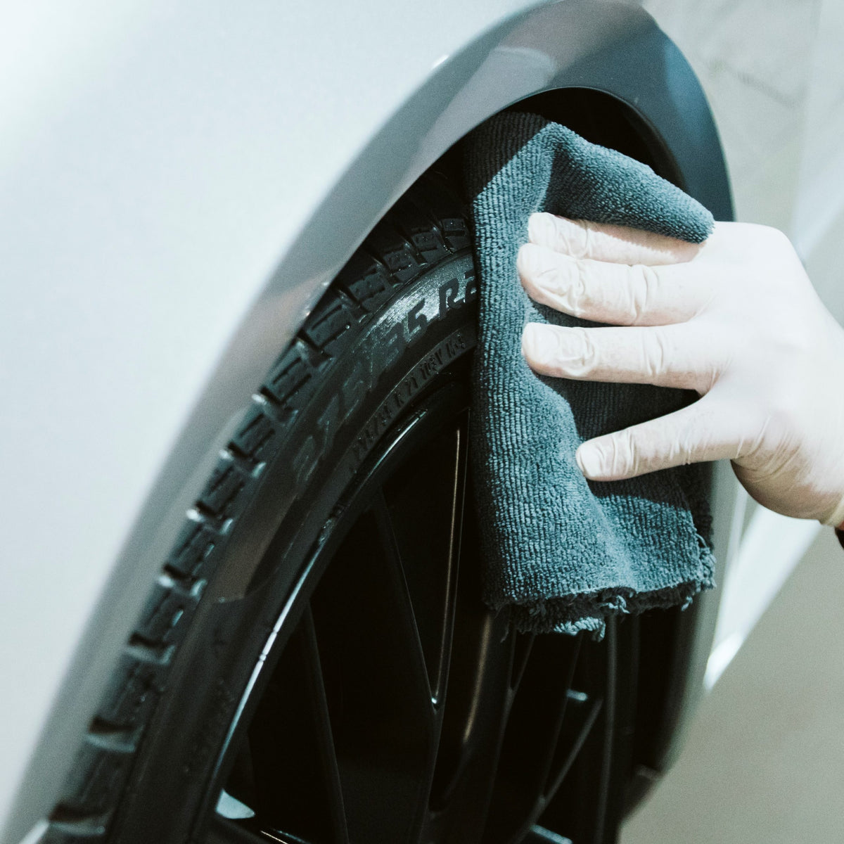 ProElite Black Gum Tire and Exterior Dressing 5L