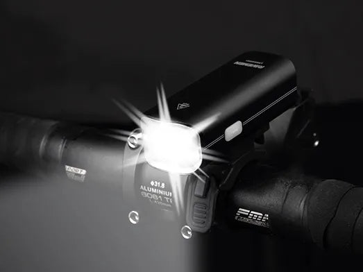 RAVEMEN LR800P Front Bike Light - Curved Lens, Battery Runtime Extension, Multiple Brightness Modes