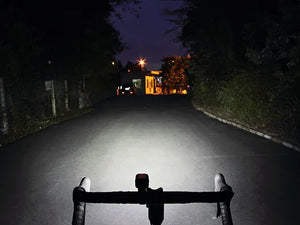 RAVEMEN LR800P Front Bike Light - Curved Lens, Battery Runtime Extension, Multiple Brightness Modes
