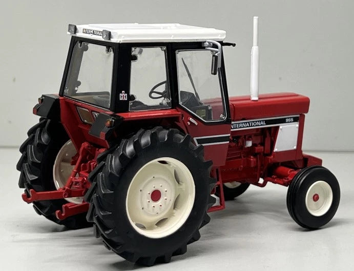 International 955 2WD Model Tractor 1:32 Scale by Replicagri