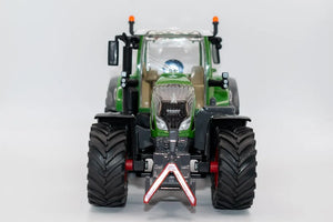 SIKU Fendt 724 Vario - Authentic 1:32 Scale Model Tractor