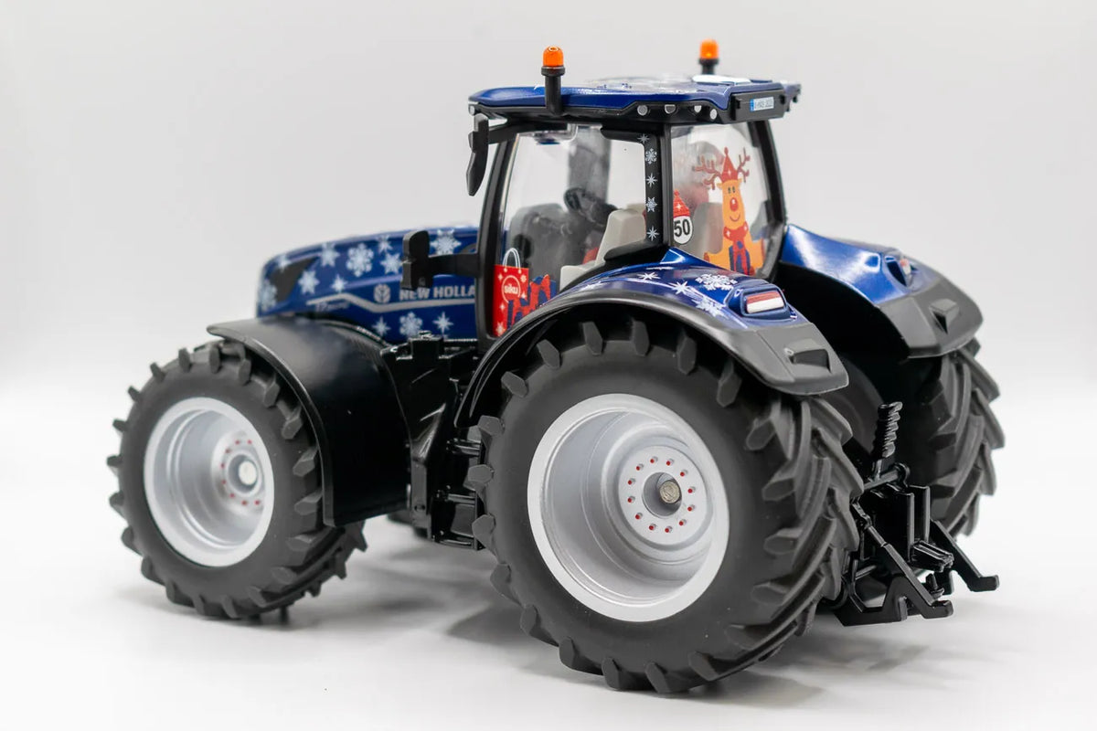Siku New Holland Christmas tractor