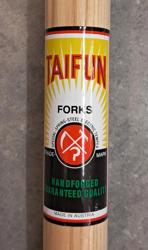 Taifun 4 Prong Manure Fork MC042 - Durable Farm and Stable Fork for Heavy Duty Use
