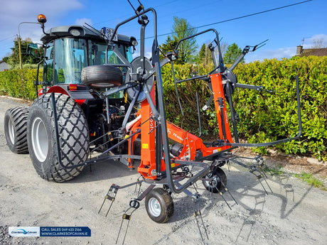 Kubota TE4052 Tedder
