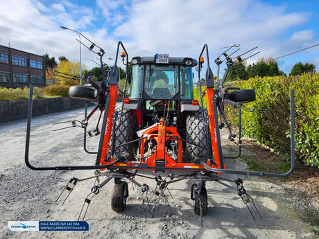 Kubota TE4052 Tedder