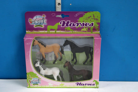 Kids Globe Horses 1:32 Scale | Set of 4 | Perfect for Farm and Stable Play