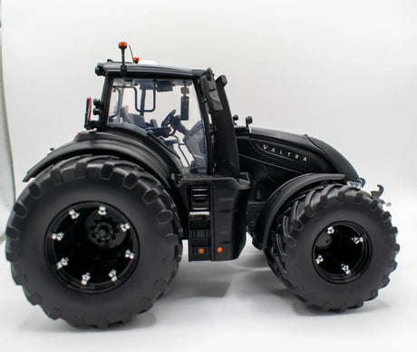 Valtra S416 Unlimited with double wheels matt black Model Tractor 1:32 Scale Die-Cast 4WD by Universal Hobbies