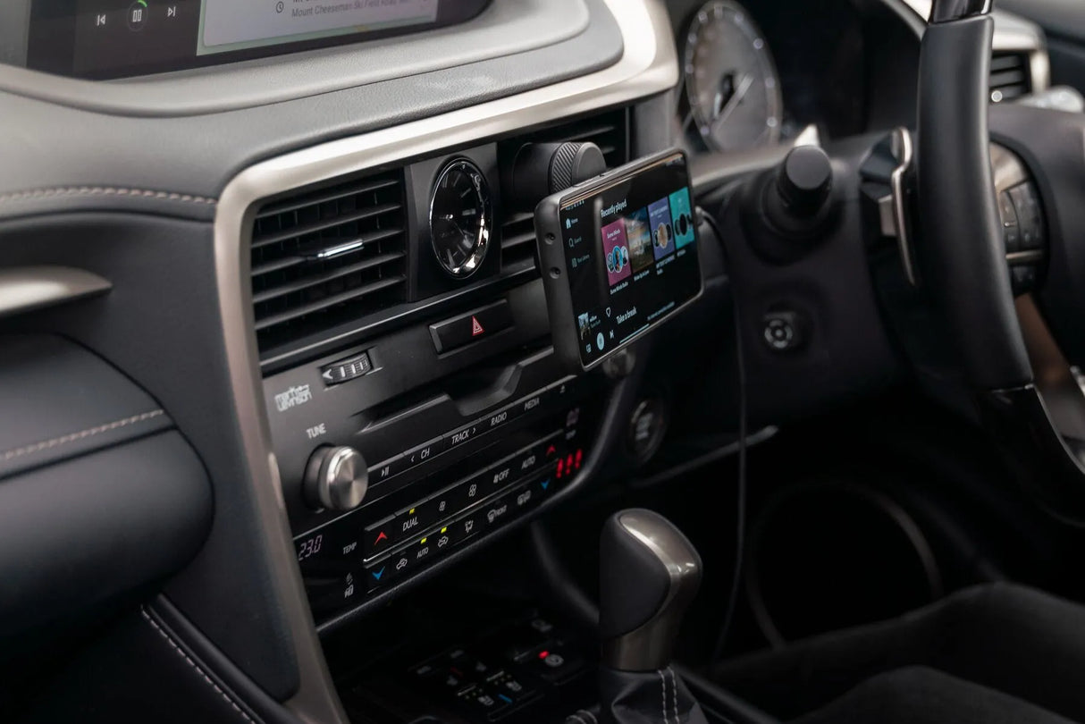 Quad Lock Vent Car Mount with Wireless Charging QLKMVNT - Secure Phone Mount for Optimal Viewing