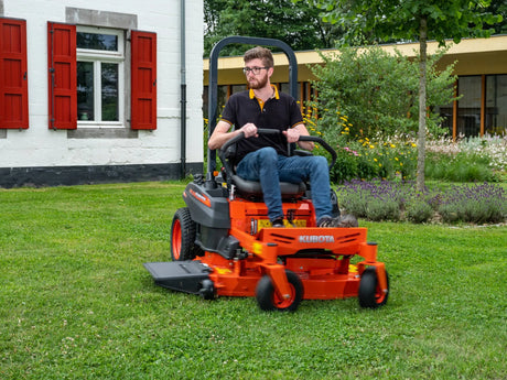 Kubota Z122R Zero Turn Lawnmower