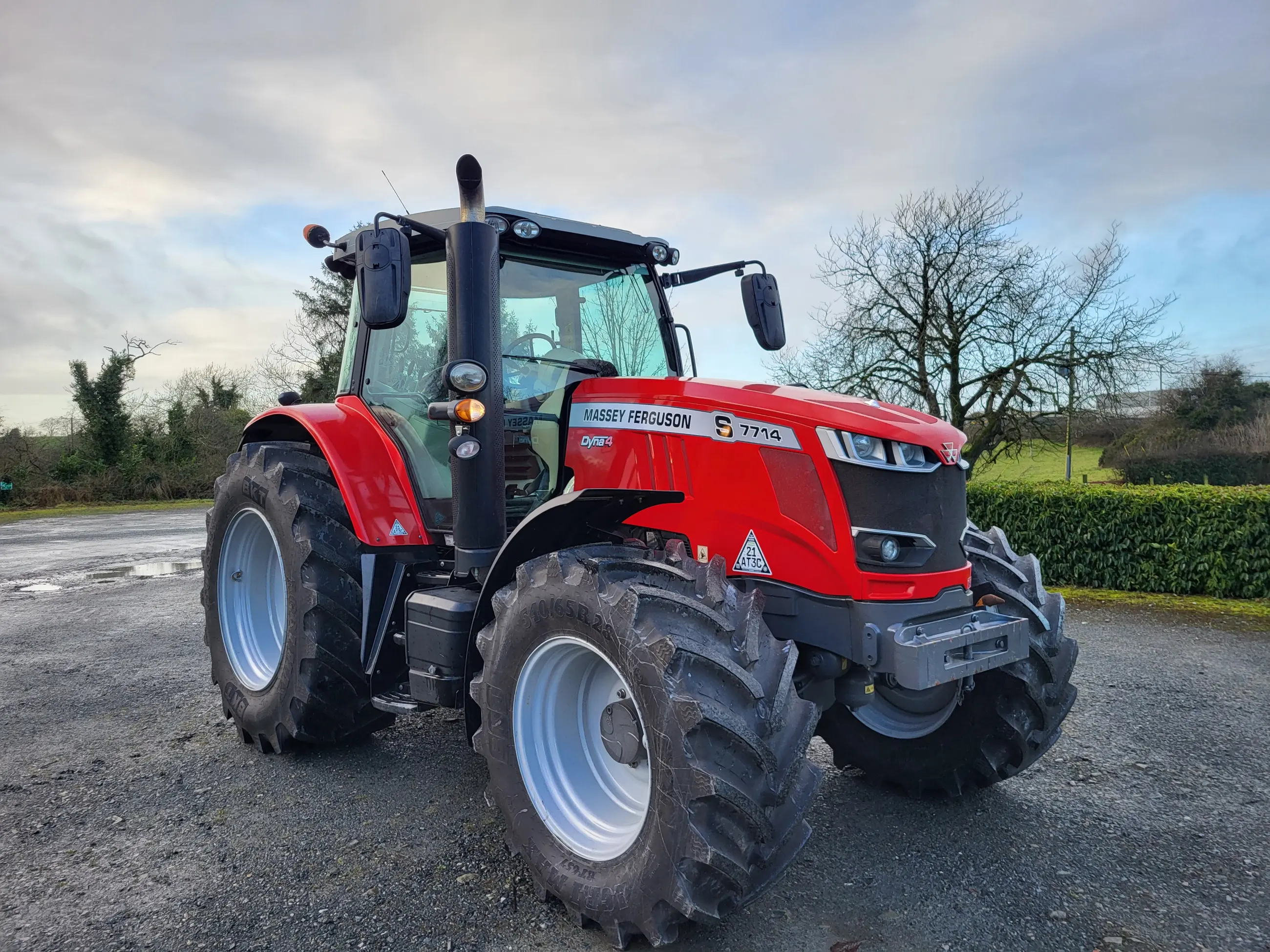 Massey Ferguson 7714S