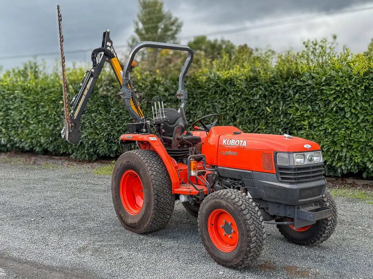 Kubota L3200 & New McConnel Swingtrim Bundle