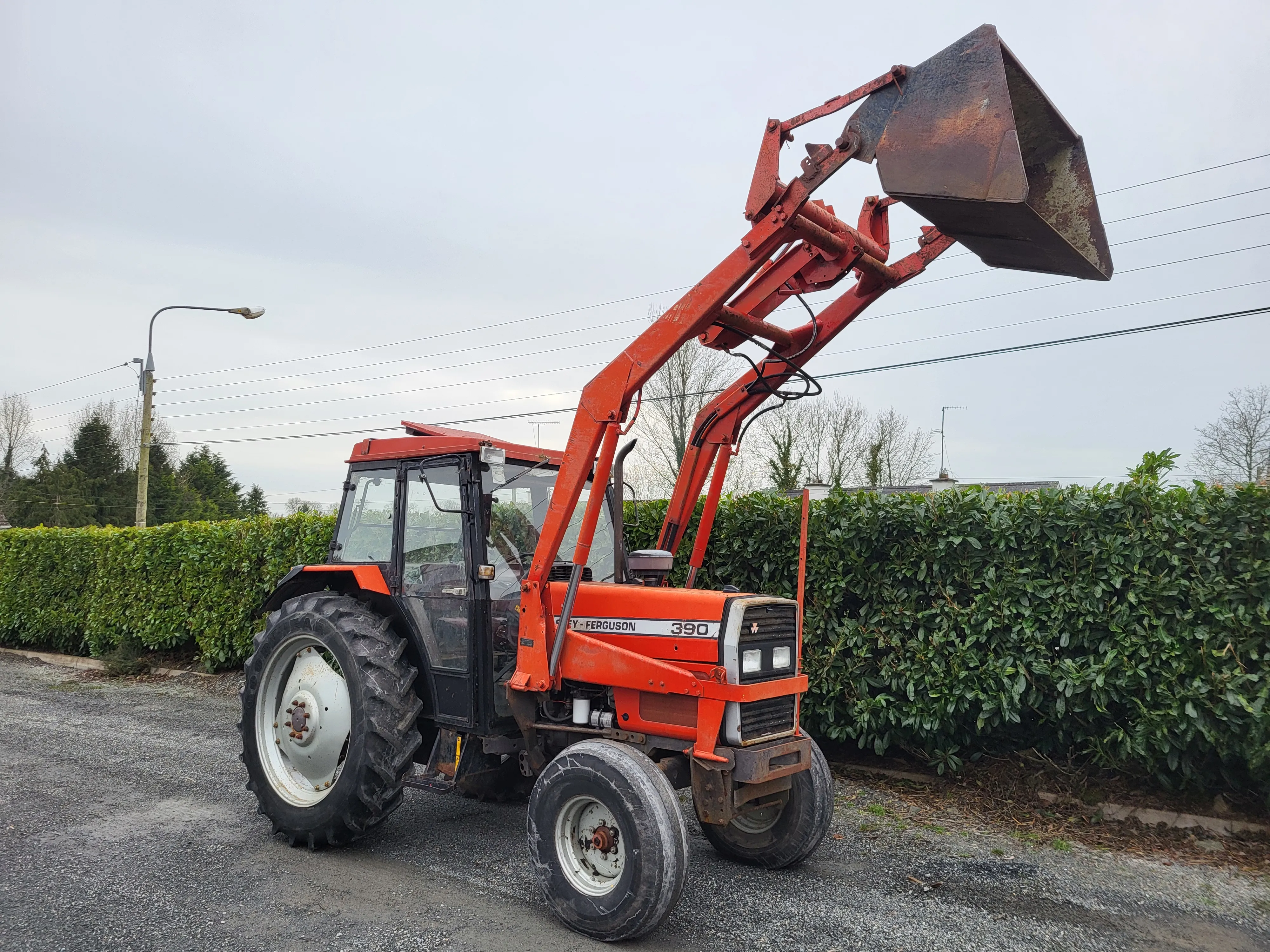 Massey Ferguson 390