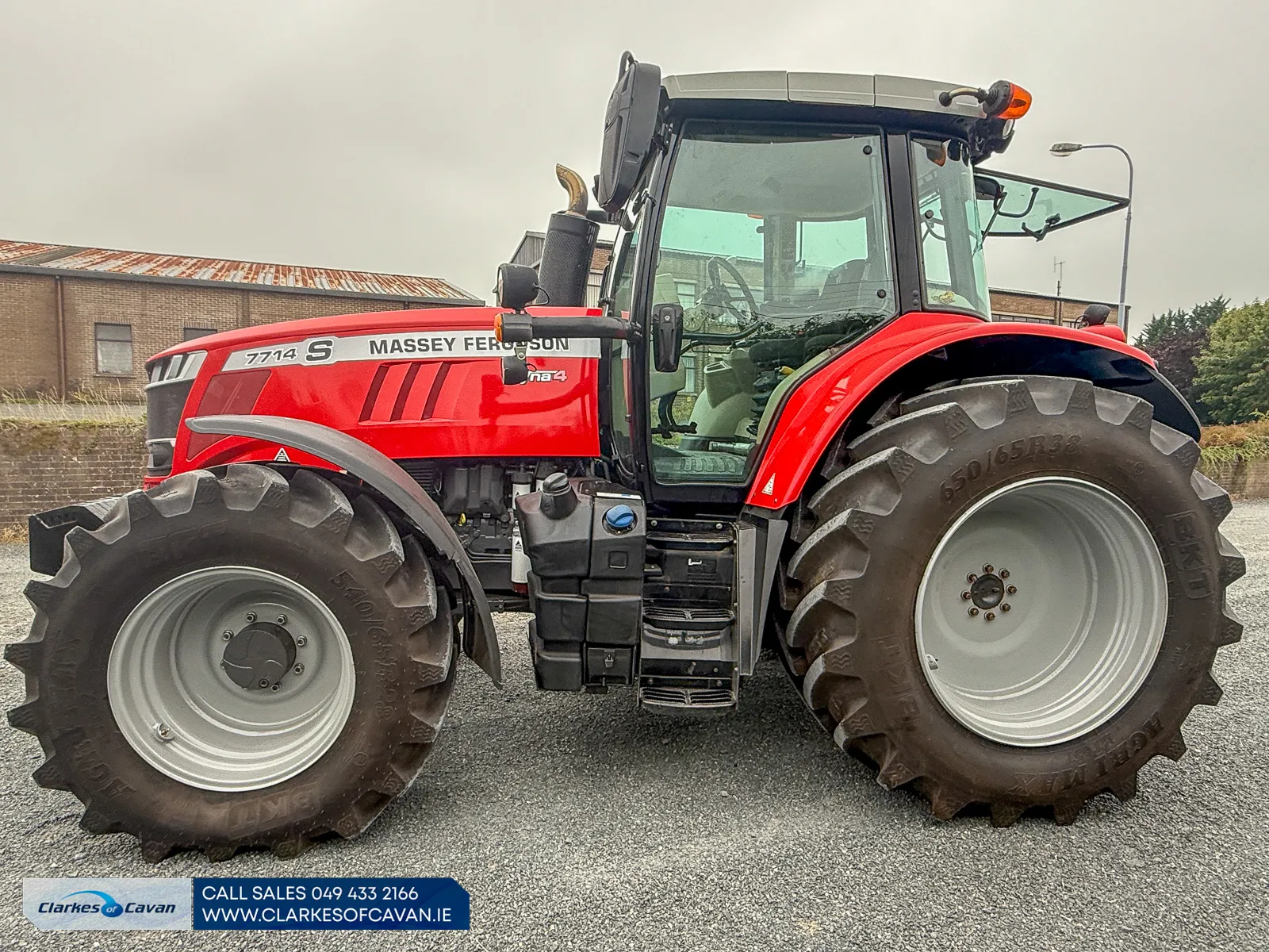 Massey Ferguson 7714S