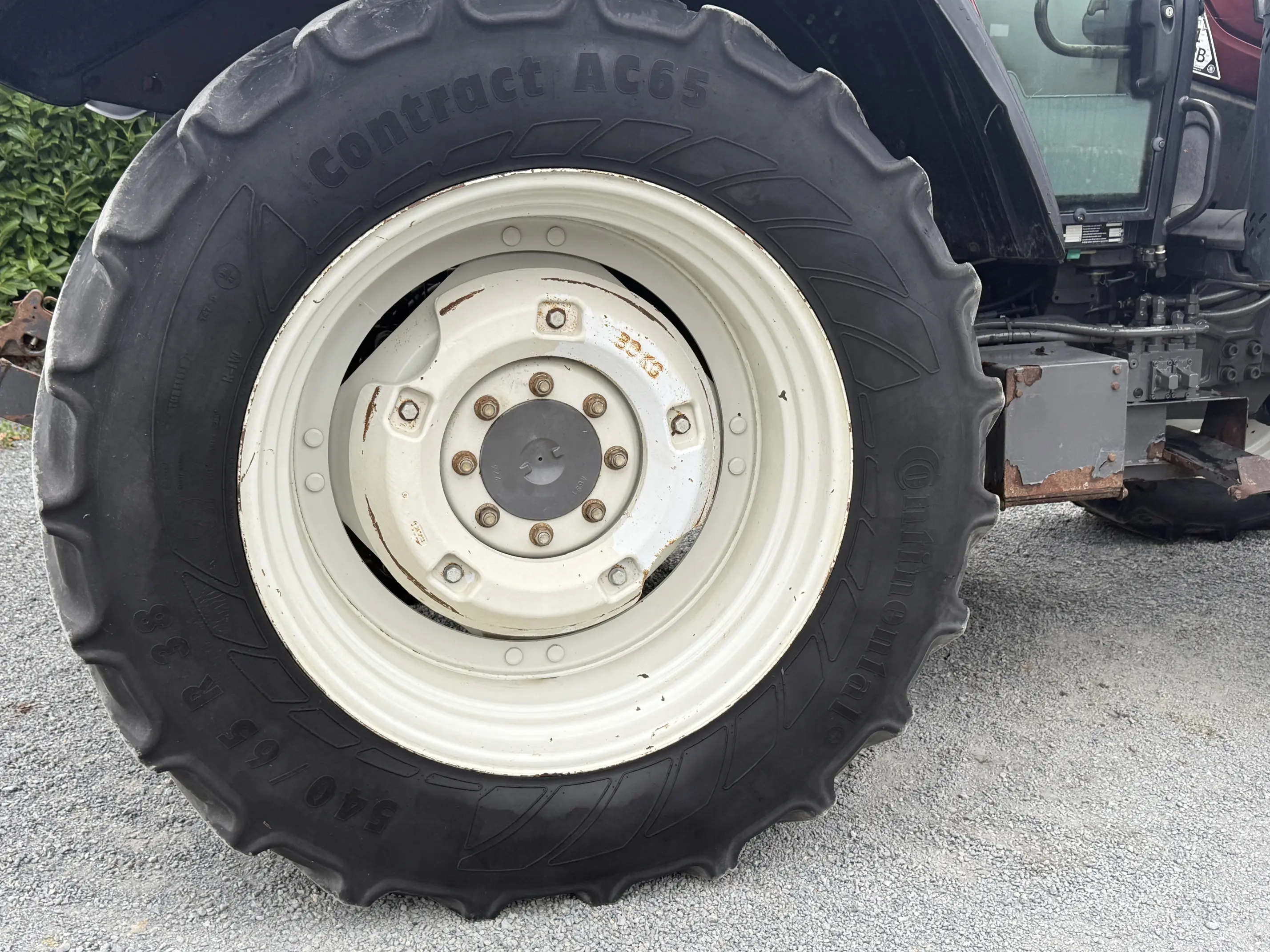 Valtra N103 HiTech 5 with Loader