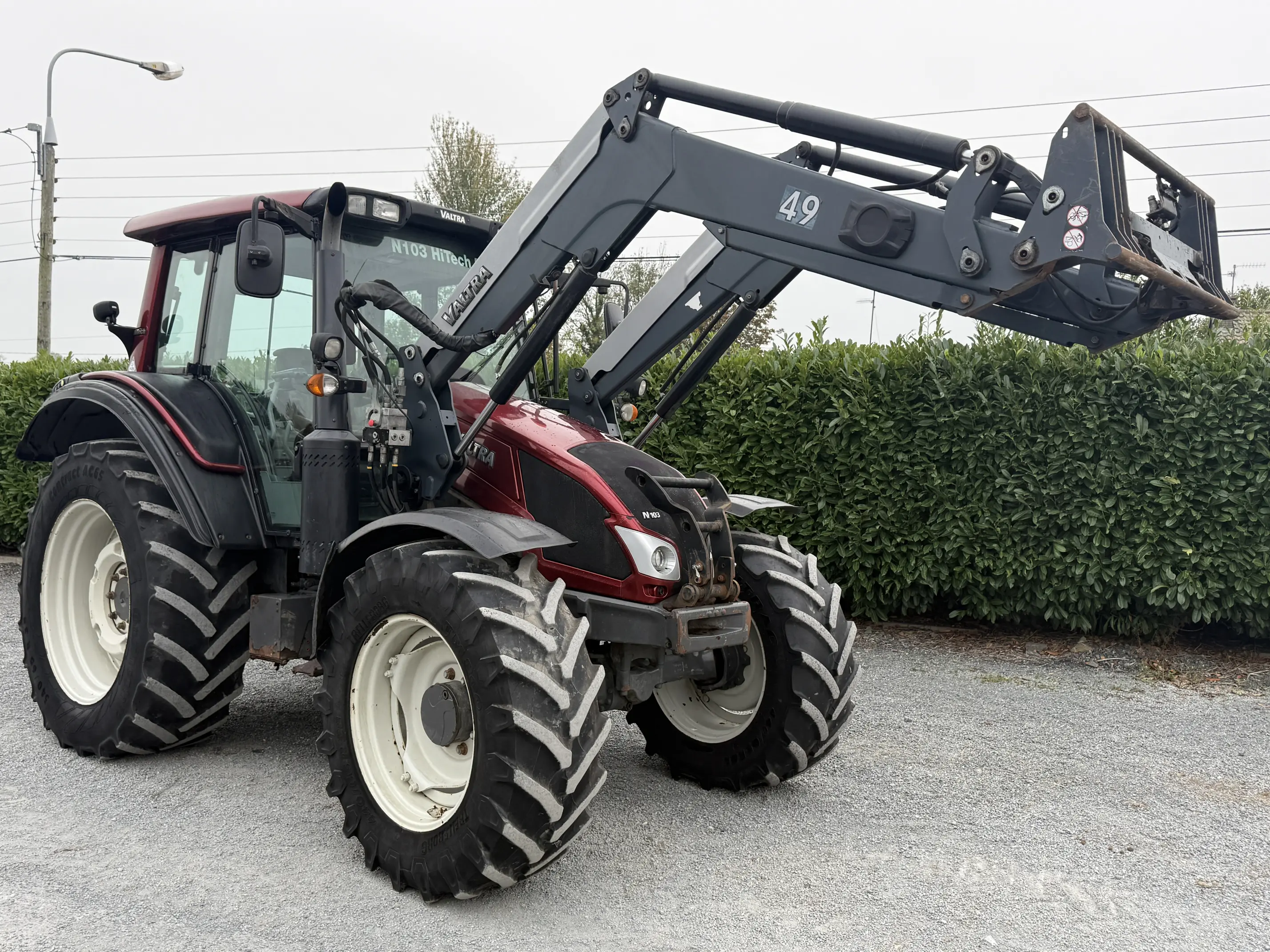 Valtra N103 HiTech 5 with Loader