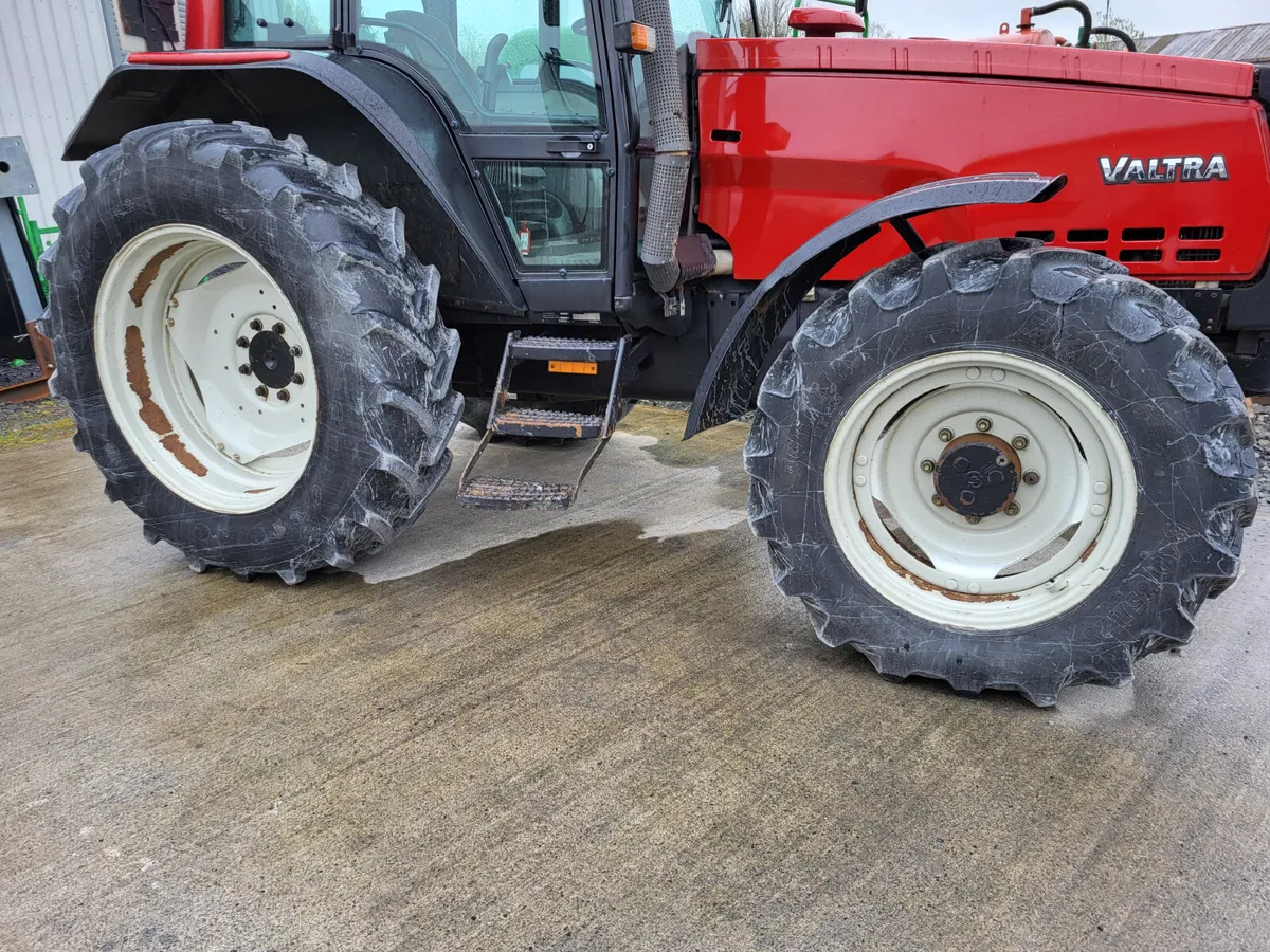 Wheels and Tyres Off Valtra 8150 Set