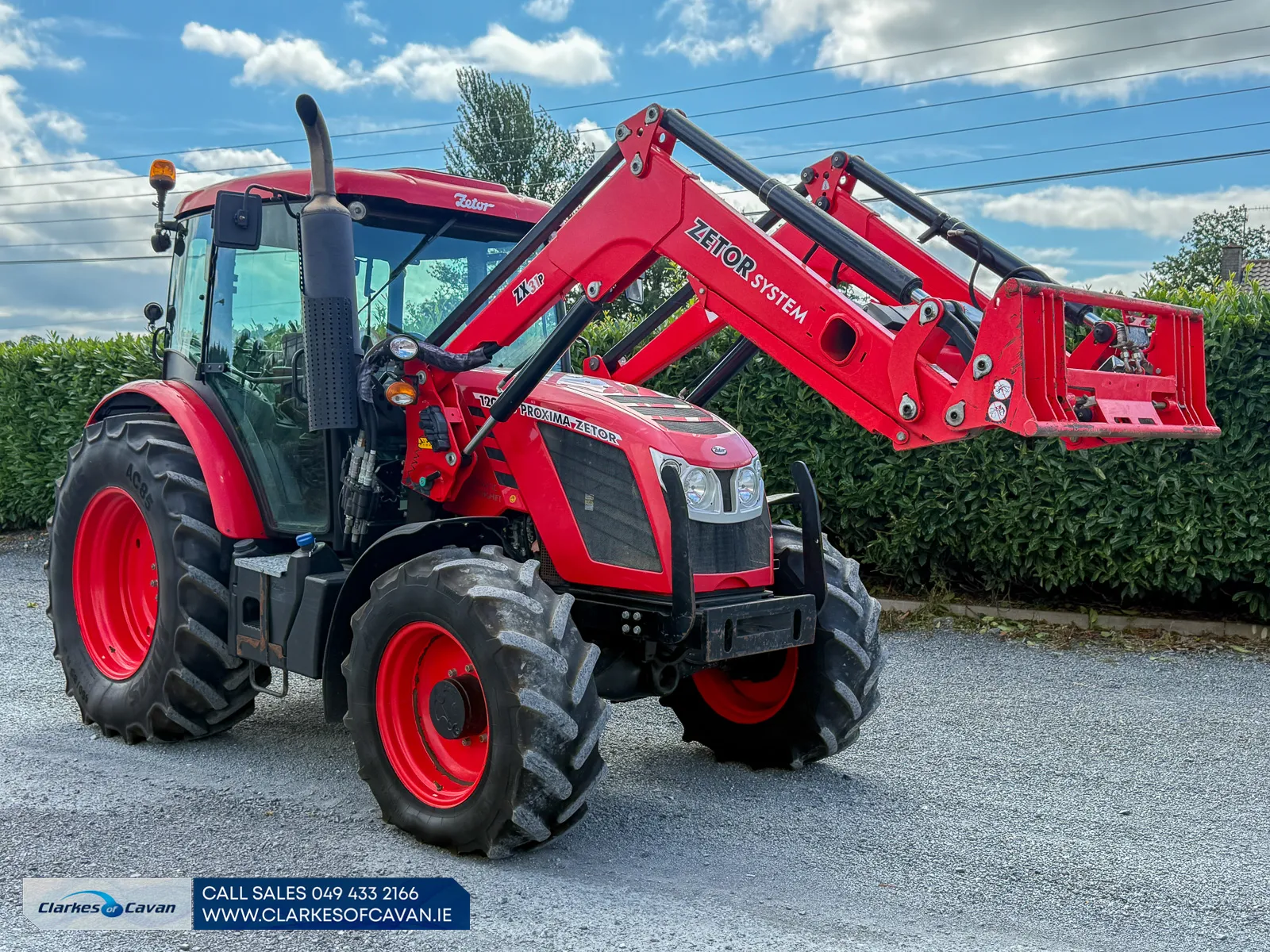 Zetor Proxima HS120 with Loader