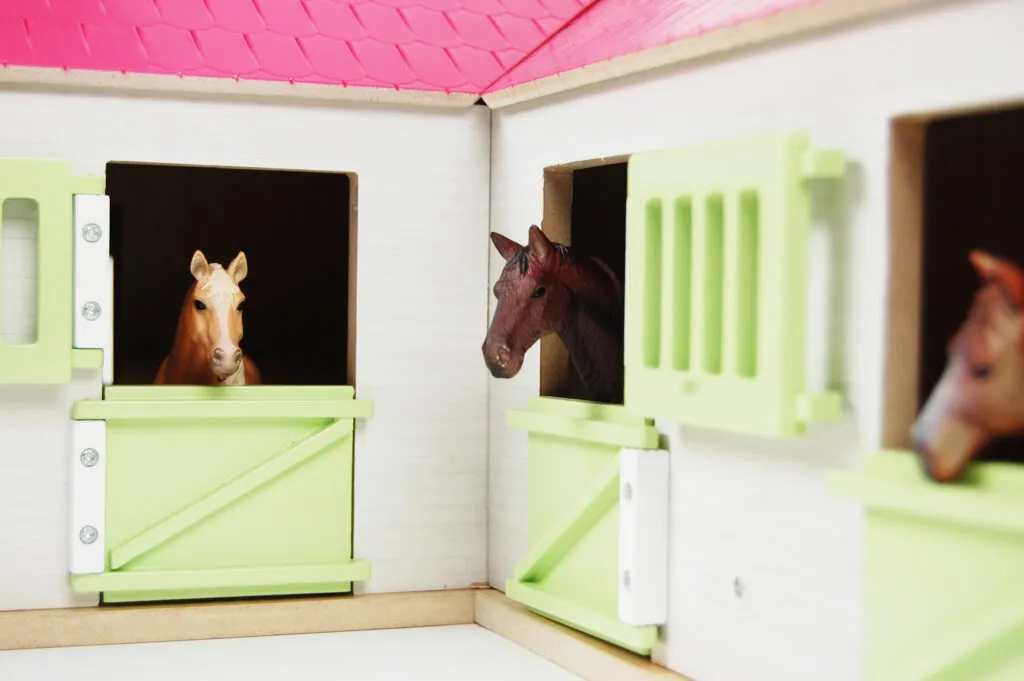 Kids Globe Wooden Horse Farm with Movable Doors Windows & Roof