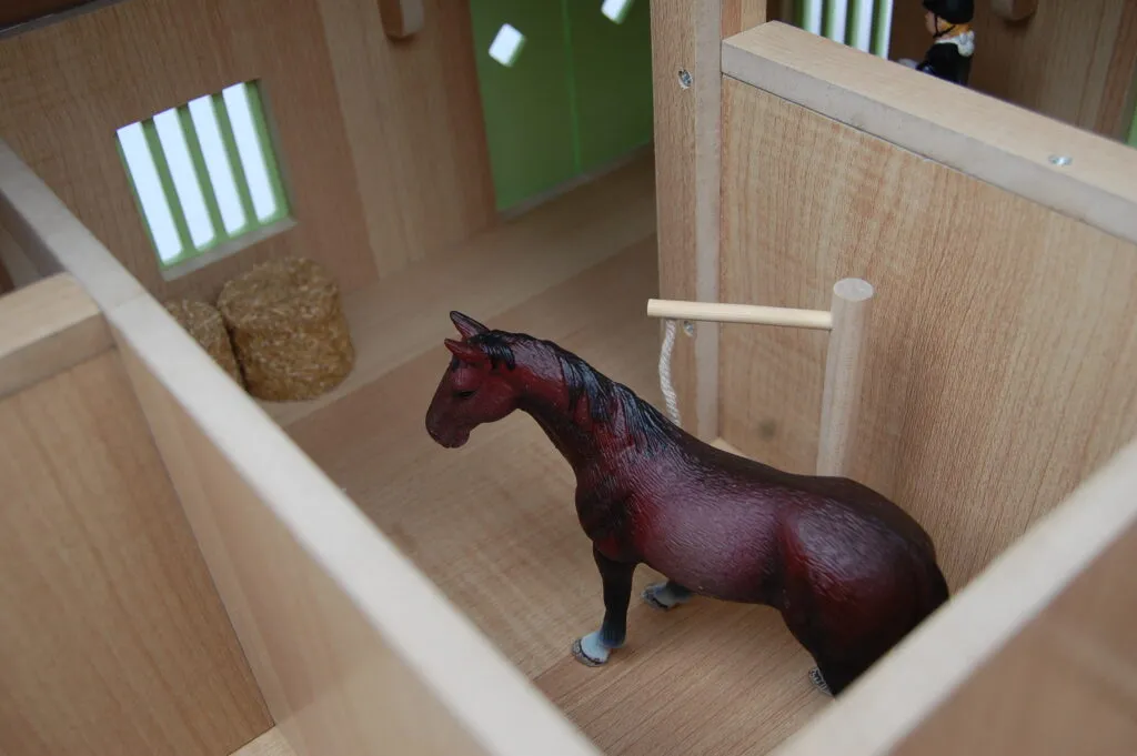Kids Globe Wooden Horse Farm with Movable Doors Windows & Roof