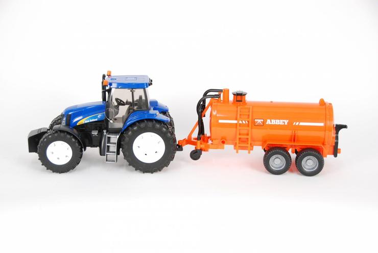 Bruder New Holland T8040 With Abbey Tanker